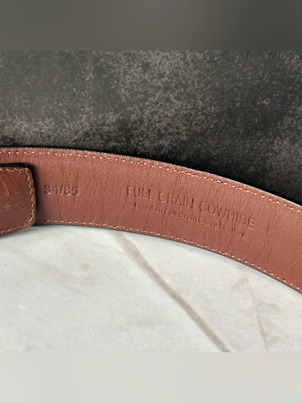 Roundtree & Yorke Burgundy Full Grain Cowhide Belt with Brass Tone Buckle